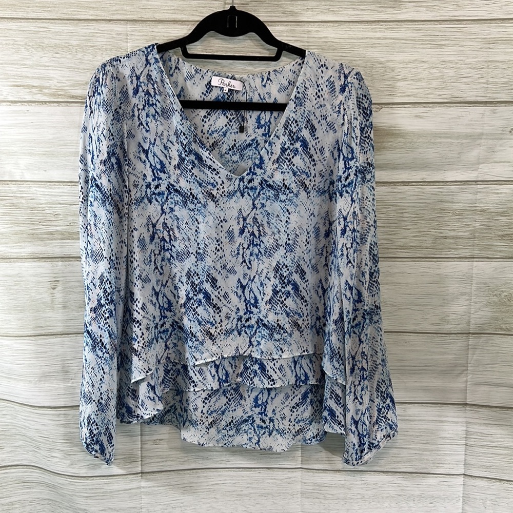 Parker Duncan Snakeskin Print Flutter Blouse - image 4